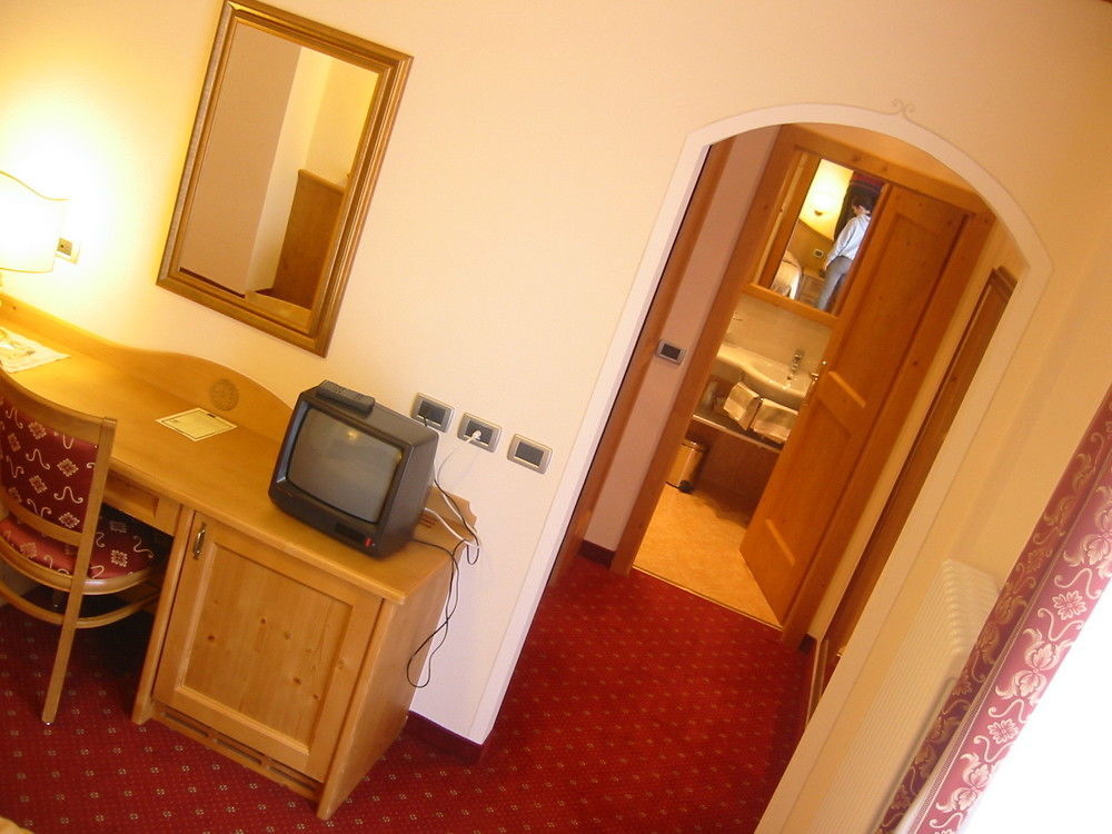Ariston Lake View Hotel Molveno Dış mekan fotoğraf